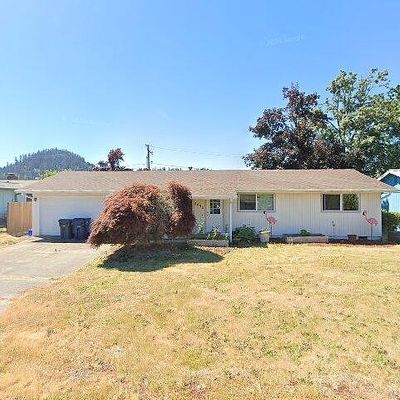 5871 E St, Springfield, OR 97478