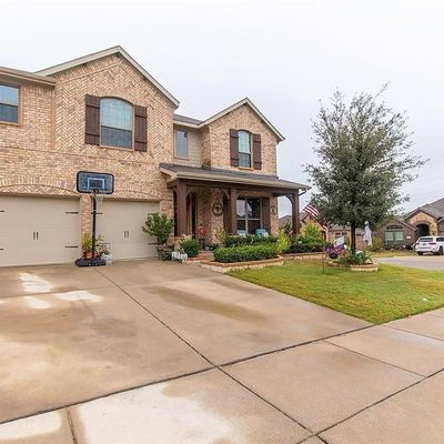 5900 Paddlefish Dr, Fort Worth, TX 76179