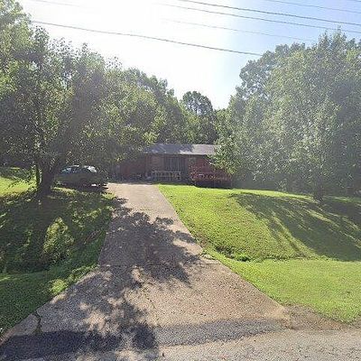 609 Parkburg Rd, Pinson, TN 38366