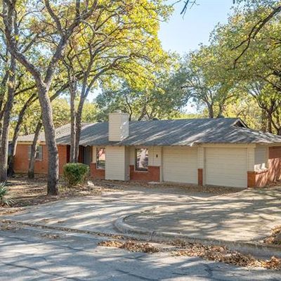 609 Oakwood Ave, Hurst, TX 76053