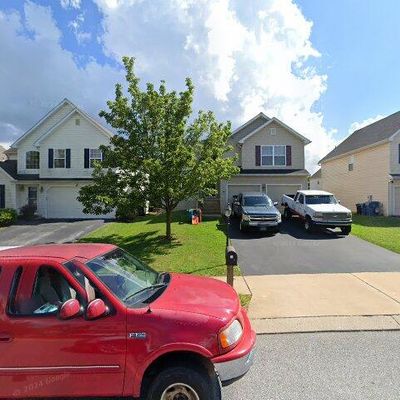 610 Thomas Armor Dr, Windsor, PA 17366