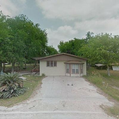 613 Oliveira St, Benavides, TX 78341