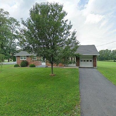 619 Crisscross Rd, Fleetwood, PA 19522