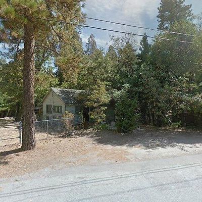 621 Friendly Ln, Crestline, CA 92325