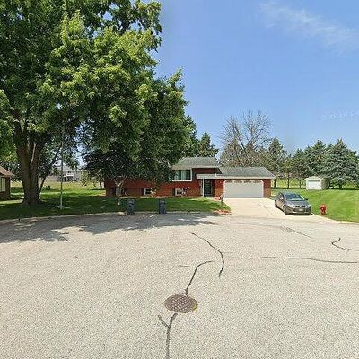 622 Mohawk Cir, Horicon, WI 53032