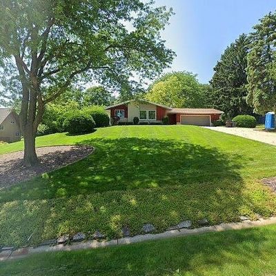 5475 S Overlook Dr, New Berlin, WI 53146