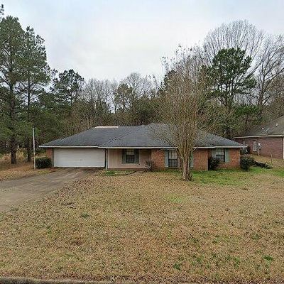 557 Vineland Dr, Jackson, MS 39212