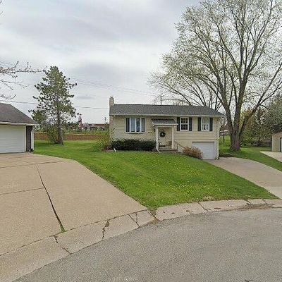 5572 Northwood Ct, Asbury, IA 52002