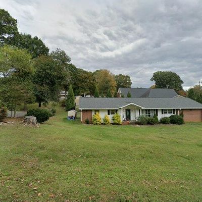 5601 Folkstone Rd, Pfafftown, NC 27040