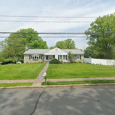 561 Valley View Dr, New Holland, PA 17557