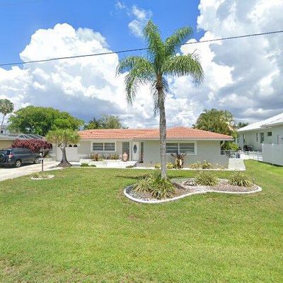 5623 Deauville Ct, Cape Coral, FL 33904