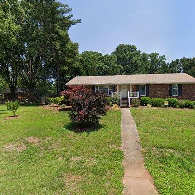 565 Drumheller Rd, Clemmons, NC 27012