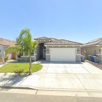 568 St Julien Dr, Madera, CA 93637