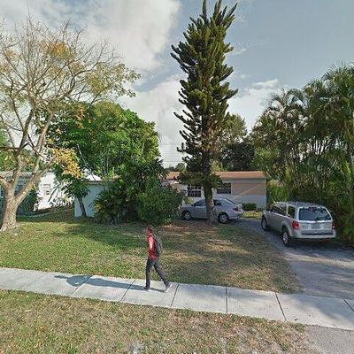 6841 Raleigh St, Hollywood, FL 33024