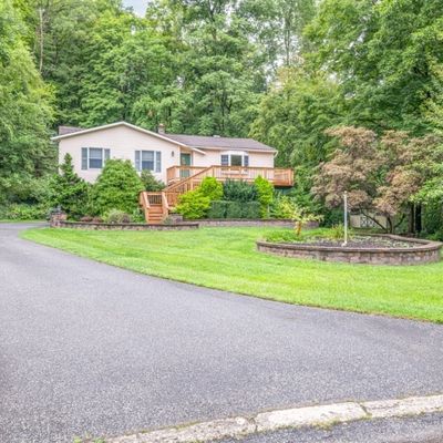 69 Cedar Ridge Dr, Vernon, NJ 07462