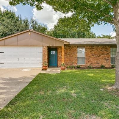 6913 Arborbrook Dr, North Richland Hills, TX 76182