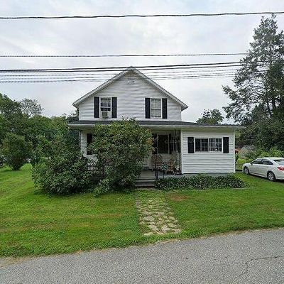 7 Promenade St, Moosup, CT 06354