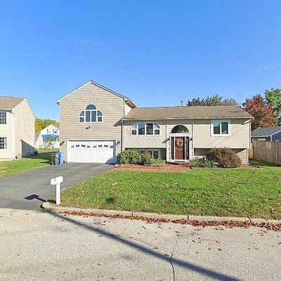 7 Stacey Dr, Cranston, RI 02920