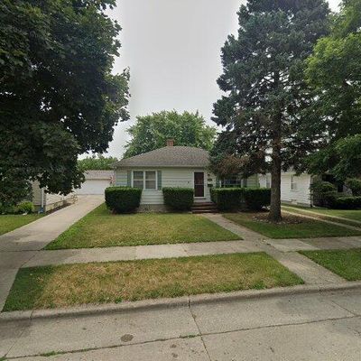 7013 43 Rd Ave, Kenosha, WI 53142