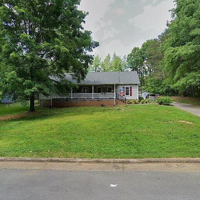 703 Crescent Dr, Cherryville, NC 28021