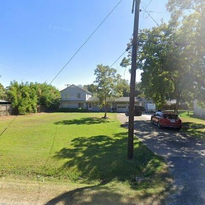 7048 Washington St, Groves, TX 77619