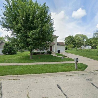 705 Cambridge Ave, Rockford, IL 61102