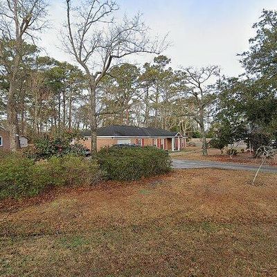 705 Robin Rd, Morehead City, NC 28557