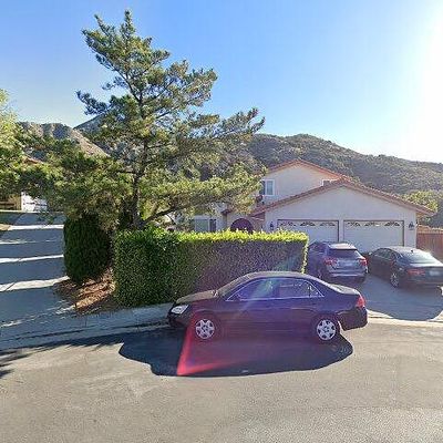 7117 Lonzo St, Tujunga, CA 91042