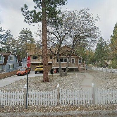 715 Victoria Ln, Sugarloaf, CA 92386