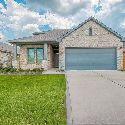 718 Whispering Winds Dr, Beasley, TX 77417