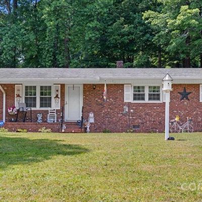 630 Dogwood Cir, High Point, NC 27260