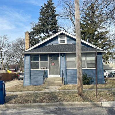 634 W Ridgeland Ave, Waukegan, IL 60085