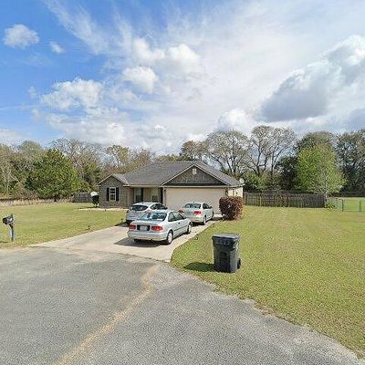 64 N Moody Dr, Ray City, GA 31645