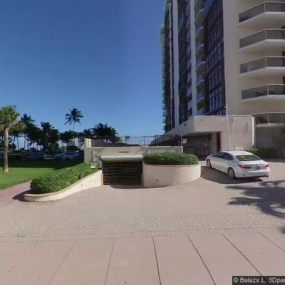 6423 Collins Ave #910, Miami Beach, FL 33141