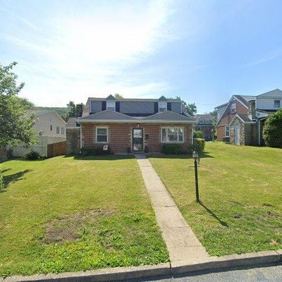 650 Fernwood St, Emmaus, PA 18049