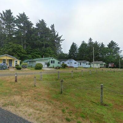 66 Elma St, Copalis Beach, WA 98535