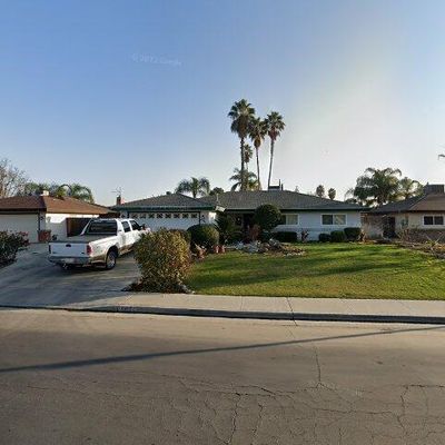 6613 Olympia Dr, Bakersfield, CA 93309