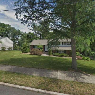 667 Howard Rd, Ridgewood, NJ 07450