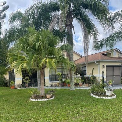 667 Madrid Dr, Kissimmee, FL 34758