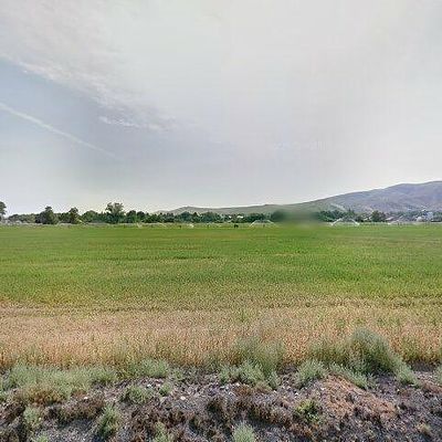 6677 S Moore Rd, Prosser, WA 99350