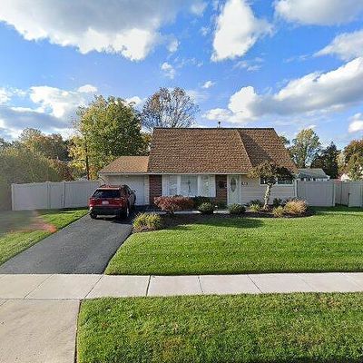 67 Harrow Rd, Levittown, PA 19056