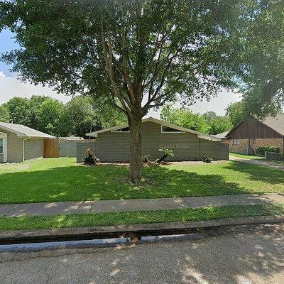 7907 Braesview Ln, Houston, TX 77071