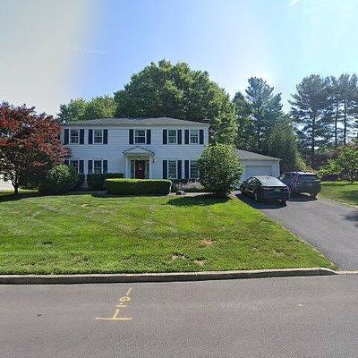 8 Laurel Wood Dr, Lawrence Township, NJ 08648