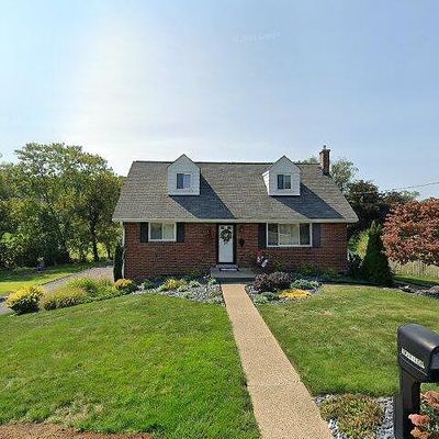 8 Marie Dr, Jeannette, PA 15644