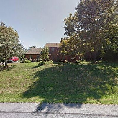 8 Orchard Hill Rd, Robesonia, PA 19551