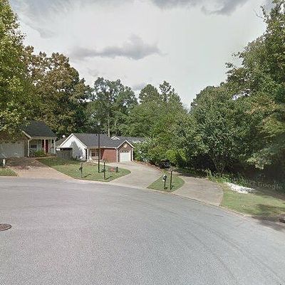 800 Windsong Dr, Northport, AL 35476