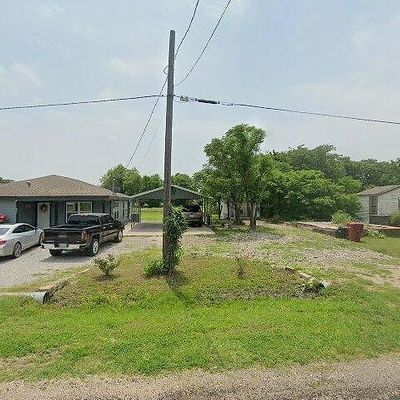 802 Commerce St E, Honey Grove, TX 75446