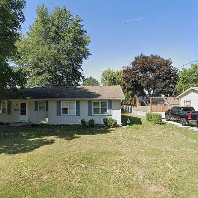 803 N Pine St, Cameron, MO 64429