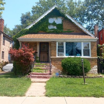 8049 S Phillips Ave, Chicago, IL 60617