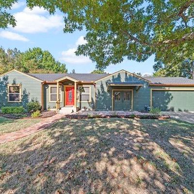 805 Bryson St, Waxahachie, TX 75165